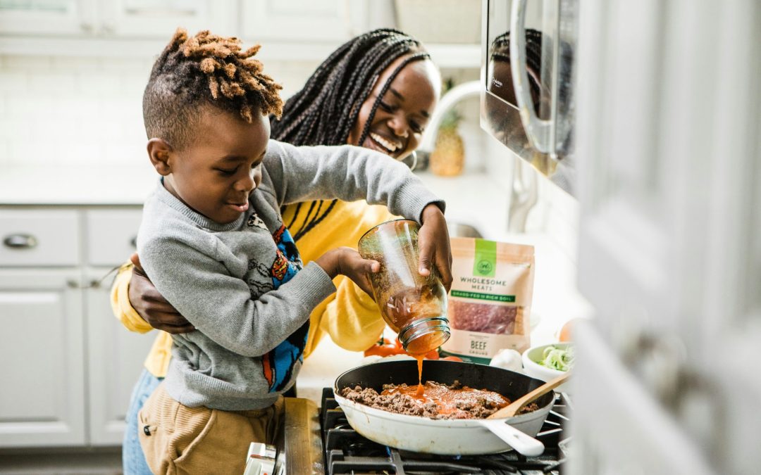 Encouraging Kids to Help in the Kitchen (and Love It)